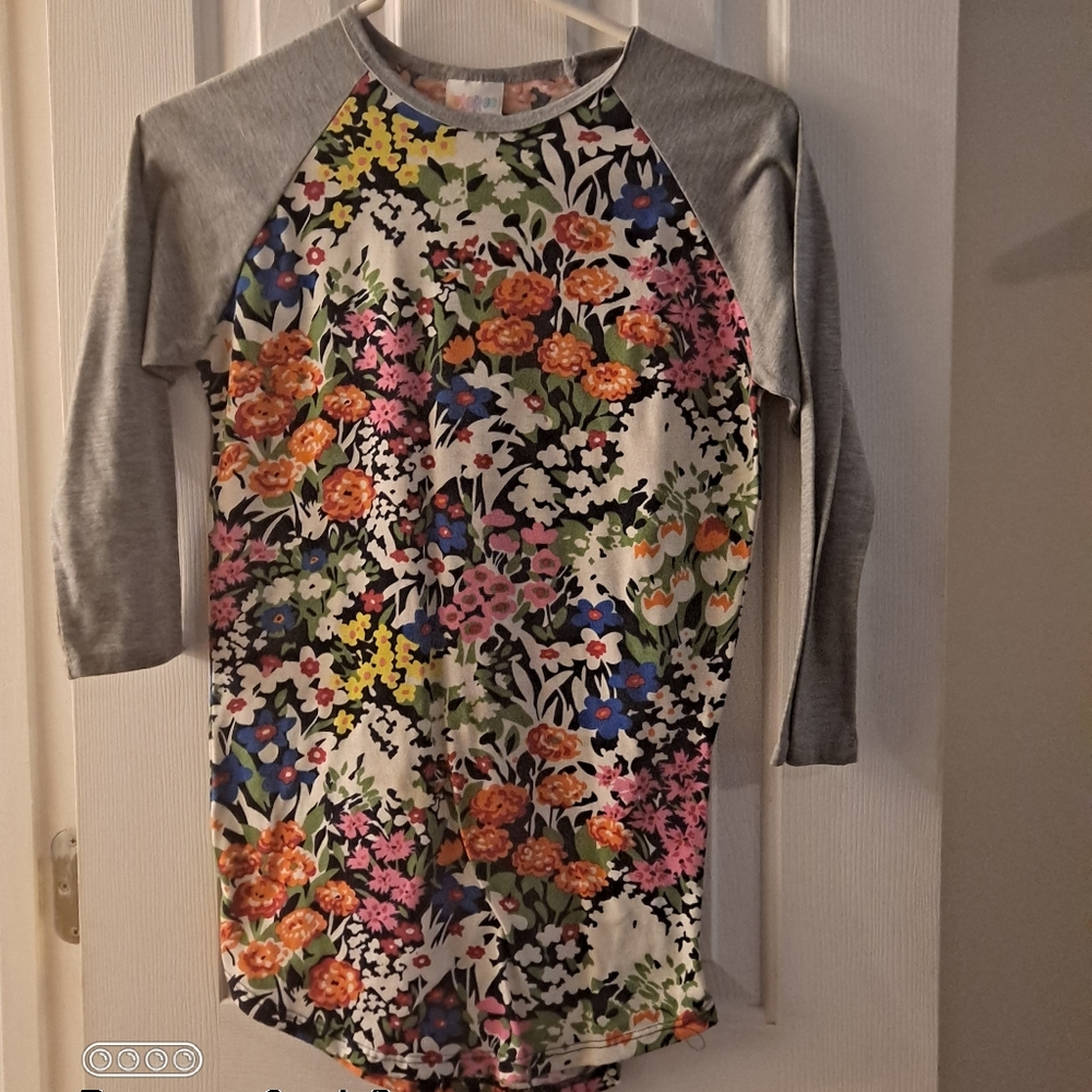 LulaRoe Randy Tee - Picture 2 of 2